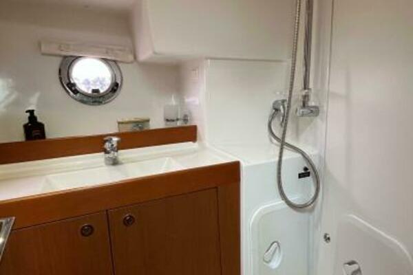 Irie Life 34ft Beneteau Yacht For Sale