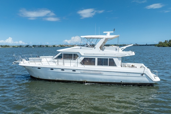 Photo of the 2003 Navigator 5700 "Knot 2 Late"