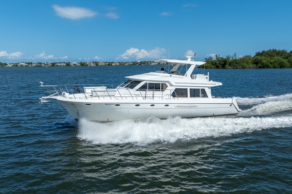Photo of the 2003 Navigator 5700 "Knot 2 Late"