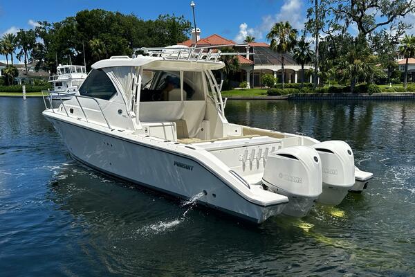 Pursuit OS 325 - Exterior