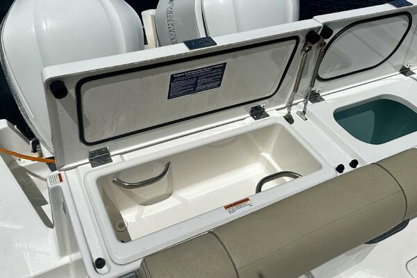 Pursuit OS 325 - Cockpit Storage