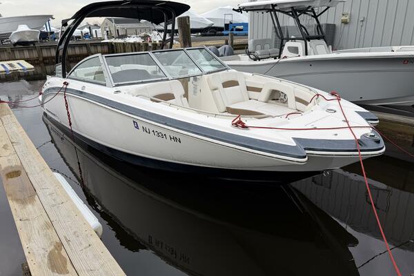 2016 Chaparral 264 Sunsesta