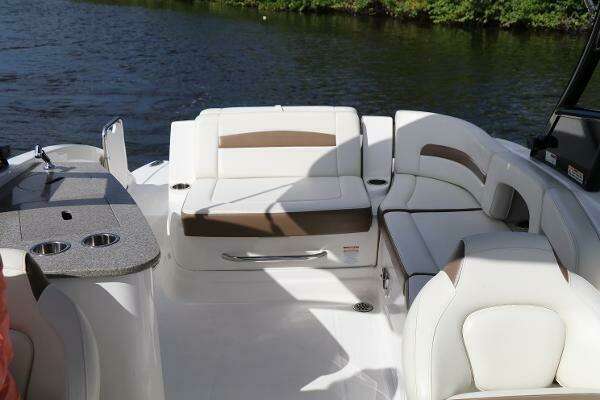 Photo of the 2016 Chaparral 264 Sunsesta