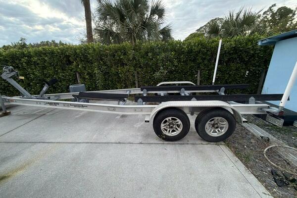 24ft Grady White Yacht For Sale