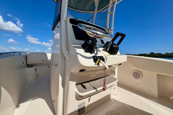 24ft Grady White Yacht For Sale