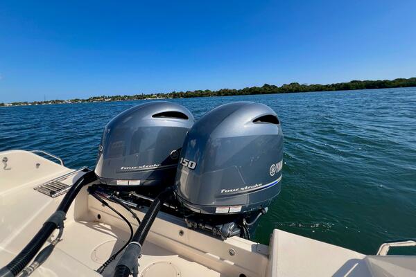 24ft Grady White Yacht For Sale