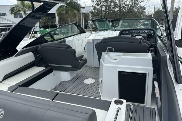 32ft Cruisers Yachts Yacht For Sale