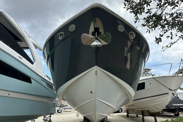 32ft Cruisers Yachts Yacht For Sale