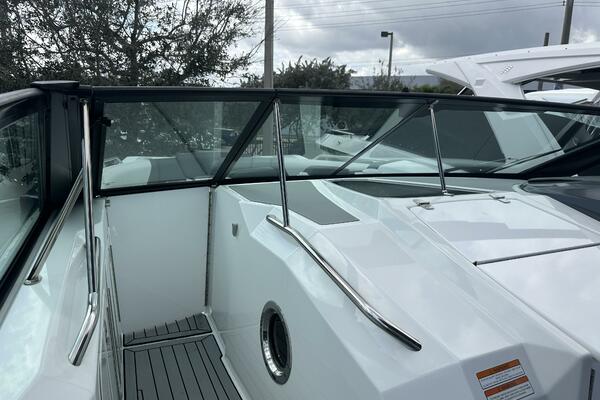 32ft Cruisers Yachts Yacht For Sale