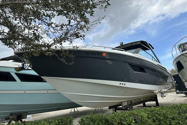 32ft Cruisers Yachts Yacht For Sale