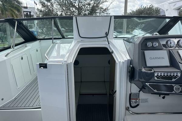 32ft Cruisers Yachts Yacht For Sale