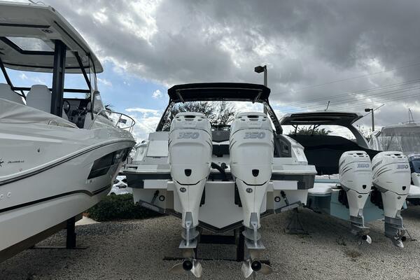 32ft Cruisers Yachts Yacht For Sale