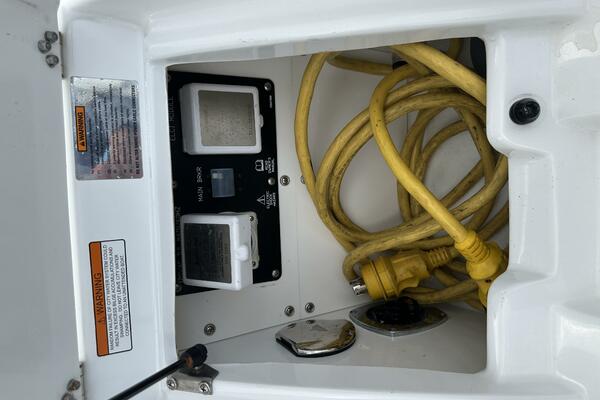 32ft Cruisers Yachts Yacht For Sale