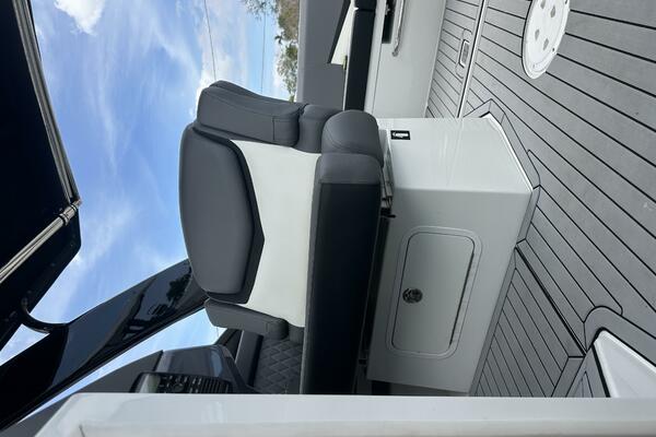 32ft Cruisers Yachts Yacht For Sale