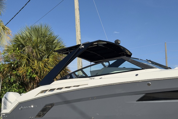 Photo of the 2019 Cruisers Yachts 338 Outboard