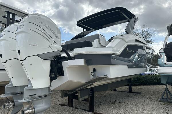 32ft Cruisers Yachts Yacht For Sale