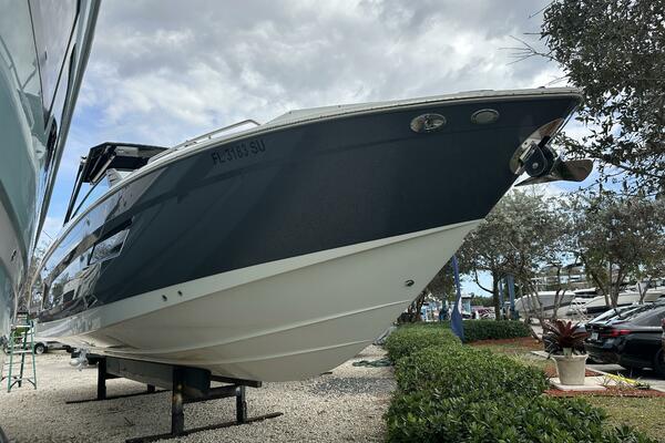 32ft Cruisers Yachts Yacht For Sale
