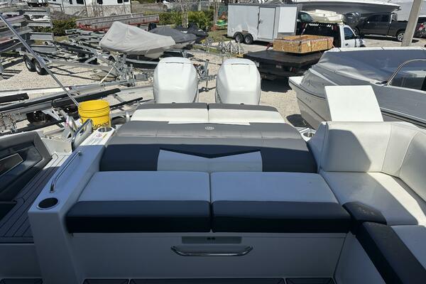 32ft Cruisers Yachts Yacht For Sale