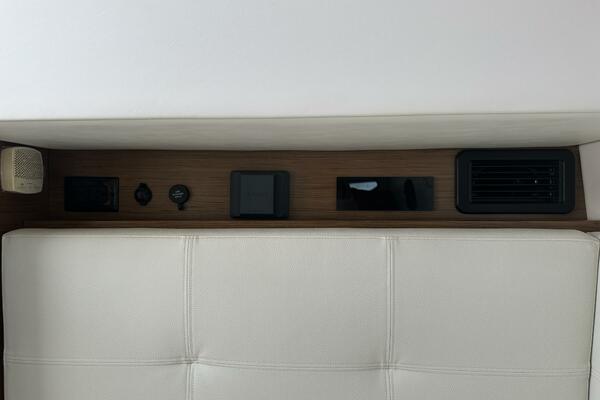 32ft Cruisers Yachts Yacht For Sale