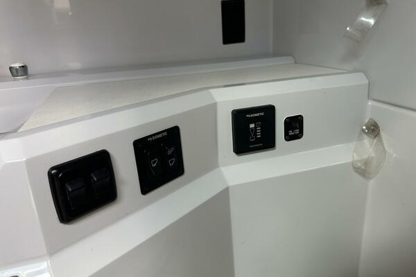 32ft Cruisers Yachts Yacht For Sale