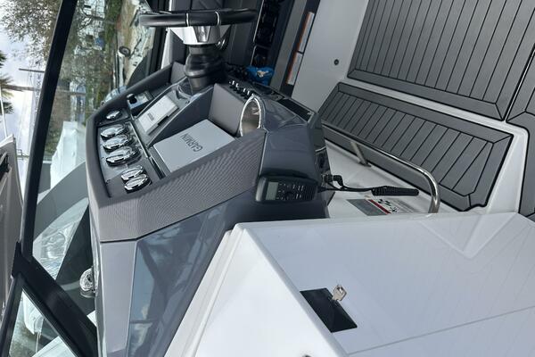 32ft Cruisers Yachts Yacht For Sale