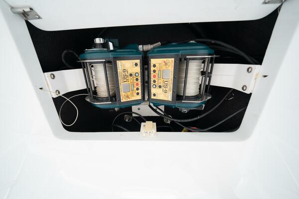 2005 Viking 52 Convertible 