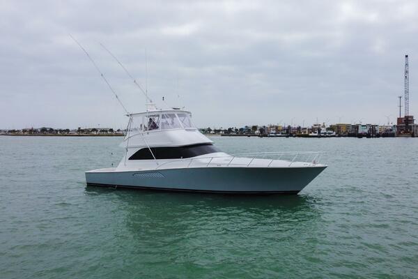 2005 Viking 52 Convertible 