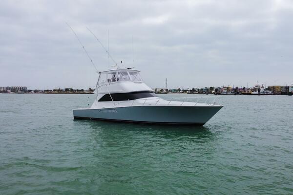 2005 Viking 52 Convertible 