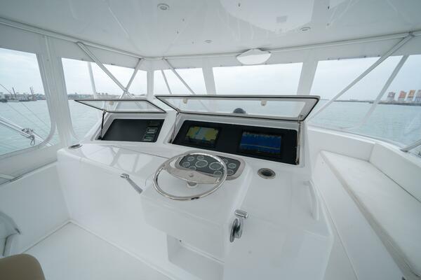 2005 Viking 52 Convertible 