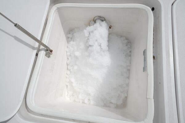 2005 Viking 52 Convertible 