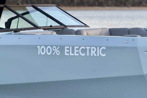 23ft Correct Craft Yacht For Sale