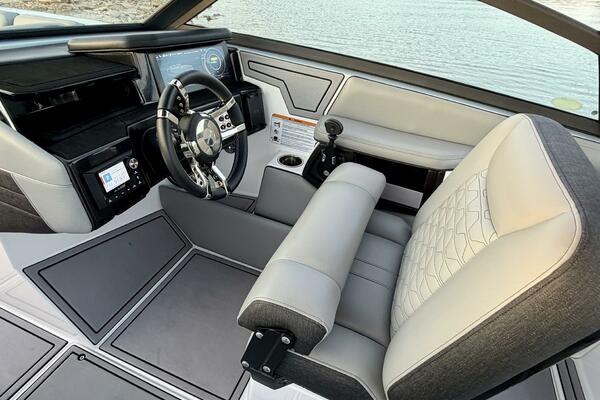 23ft Correct Craft Yacht For Sale