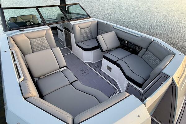 23ft Correct Craft Yacht For Sale