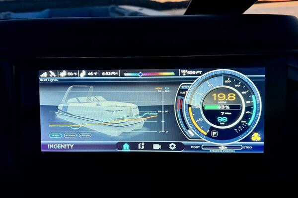 23ft Correct Craft Yacht For Sale