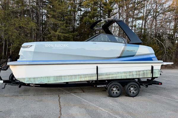 23ft Correct Craft Yacht For Sale