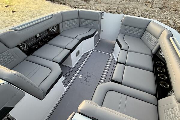 23ft Correct Craft Yacht For Sale