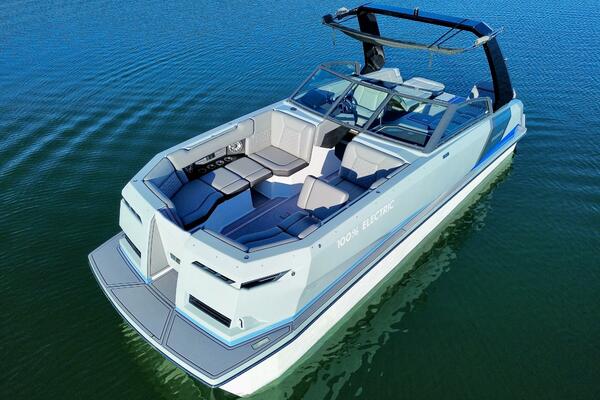 23ft Correct Craft Yacht For Sale