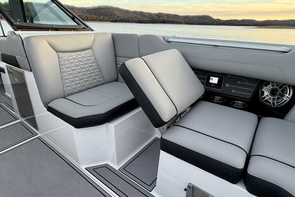 23ft Correct Craft Yacht For Sale