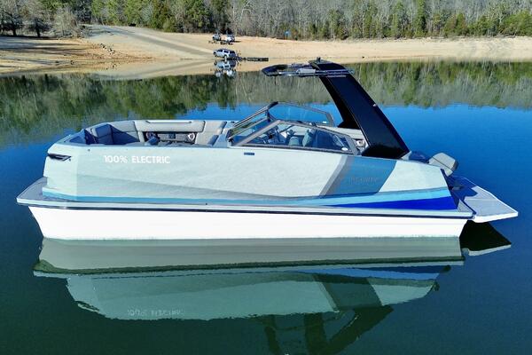 23ft Correct Craft Yacht For Sale