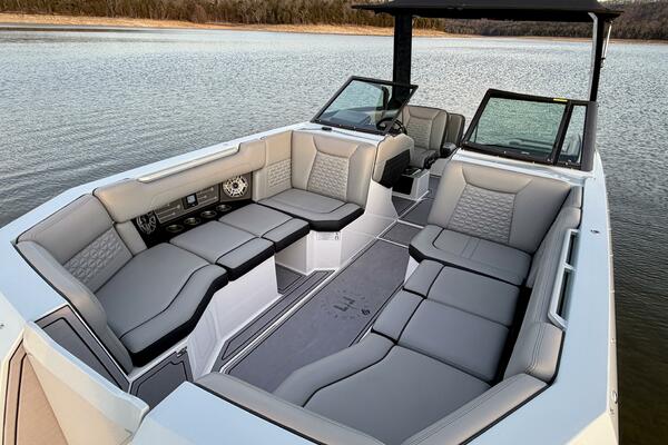 23ft Correct Craft Yacht For Sale