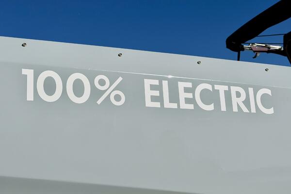 23ft Correct Craft Yacht For Sale