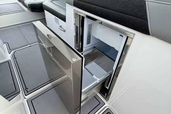 23ft Correct Craft Yacht For Sale