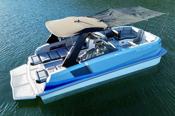 23ft Correct Craft Yacht For Sale