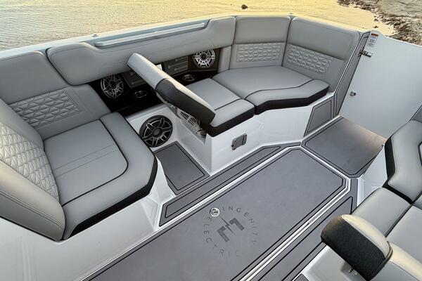 23ft Correct Craft Yacht For Sale