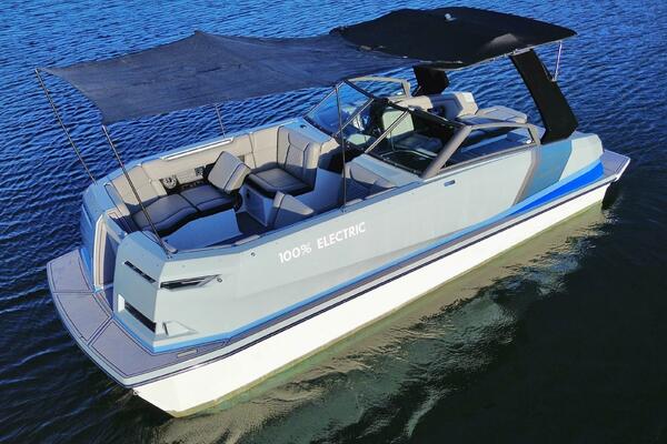 23ft Correct Craft Yacht For Sale