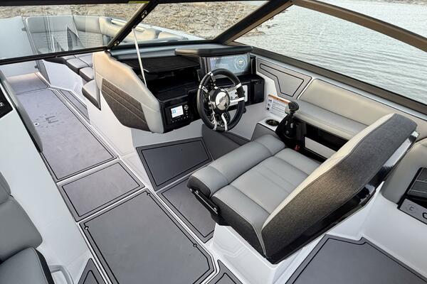 23ft Correct Craft Yacht For Sale