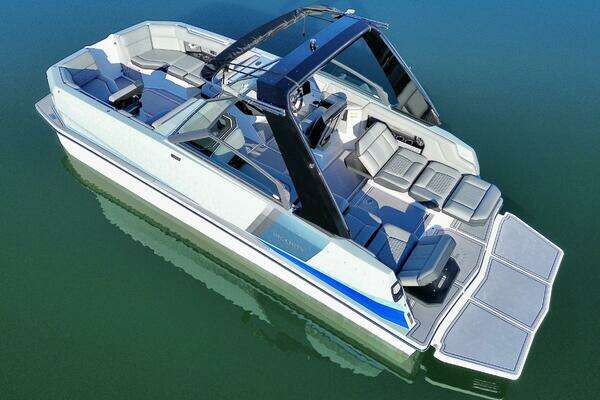 Photo of the 2023 Correct Craft Ingenity 23EL2 Electric Boat