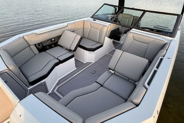 23ft Correct Craft Yacht For Sale