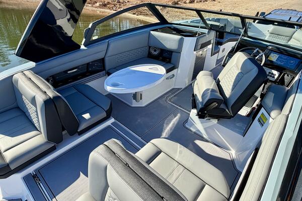 23ft Correct Craft Yacht For Sale