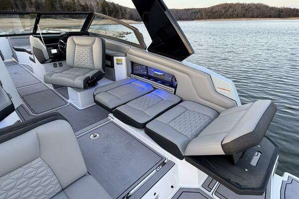 23ft Correct Craft Yacht For Sale